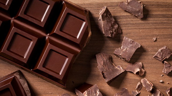 Не весь шоколад одинаково полезен для нашего здоровья: ученые рассказали в чем разница