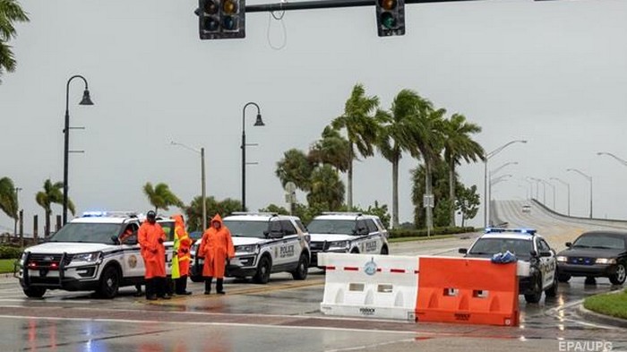 Число жертв урагана на Багамах возросло до семи