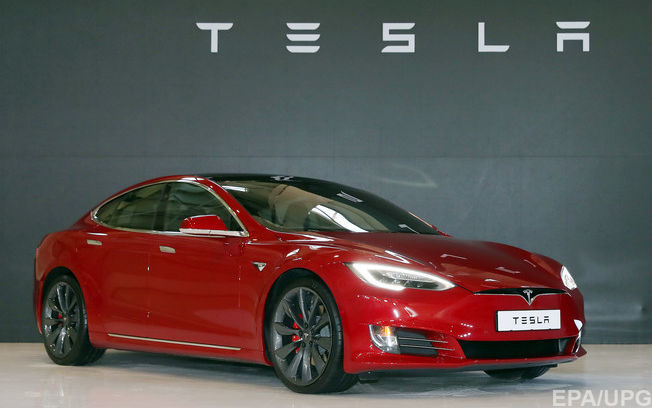 Автопилот Tesla перестал работать после неудачного обновления