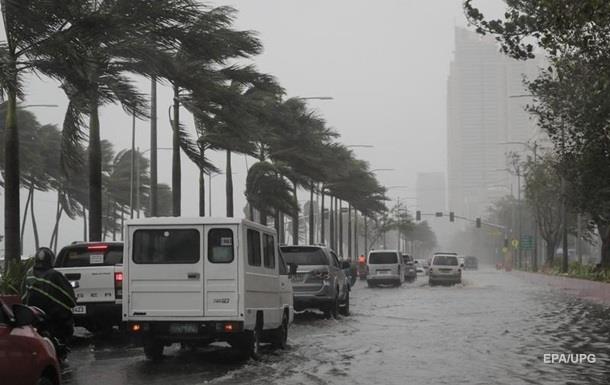 На Филиппины обрушился мощный тайфун Мангхут (видео)