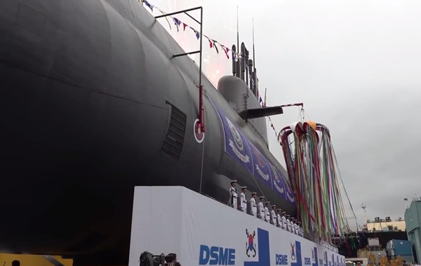 Daewoo спустила на воду первую корейскую подлодку (видео)