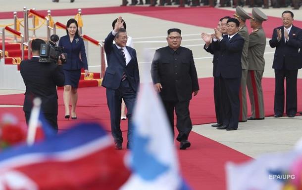 Лидеры КНДР и Южной Кореи встретились в Пхеньяне