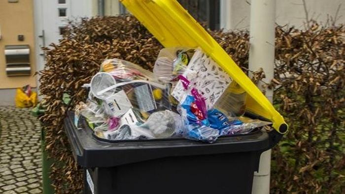 Брюссель призвал сортировать мусор зараженных коронавирусом