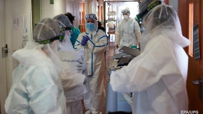 CNN: в Испании 70 тысяч медсестер могут быть заражены коронавирусом