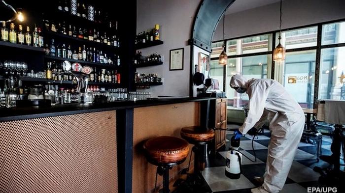В Италии досрочно откроют бары, рестораны и парикмахерские