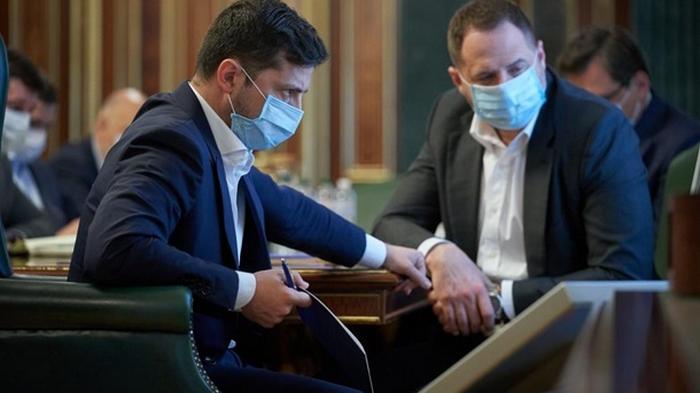 Зеленский подписал закон о налоговых льготах медикам, борющихся с COVID-19