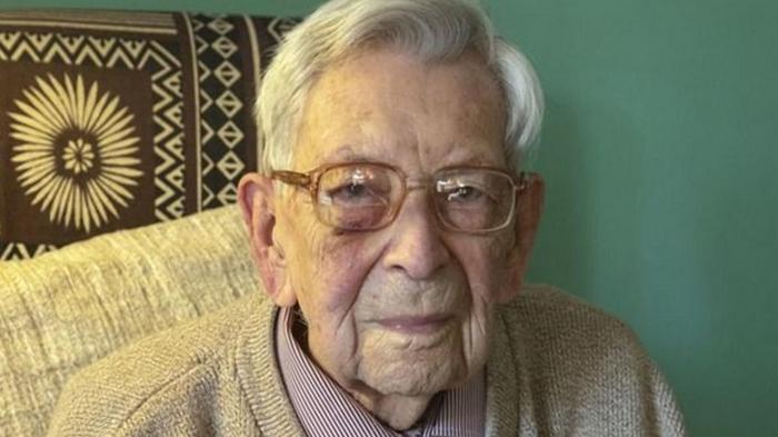 В Британии умер старейший мужчина в мире