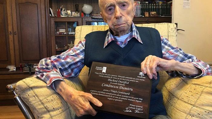 Старейшим мужчиной в мире стал 111-летний румын