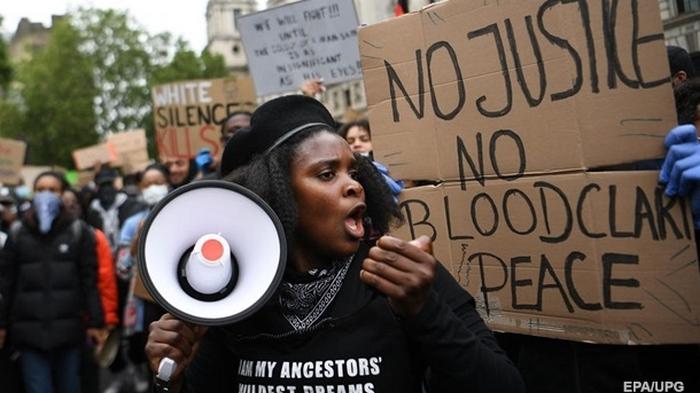 Во время протестов в Лондоне 23 полицейских получили ранения