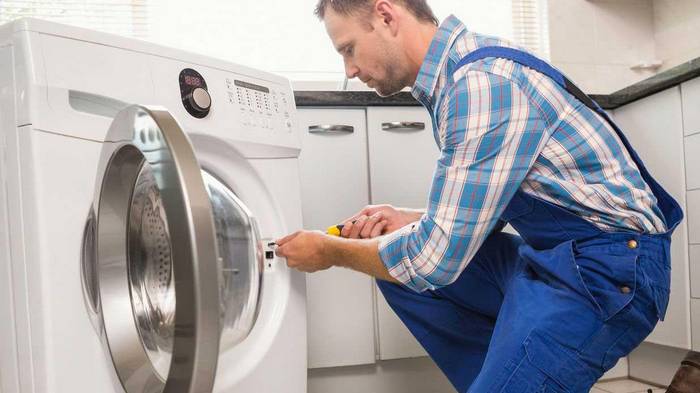 В каких случаях нужен профессиональный ремонт стиральной машины