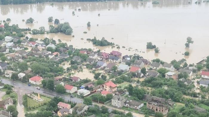 Названы суммы компенсаций жертвам наводнений на Прикарпатье