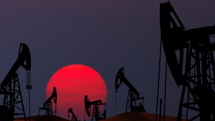 Цены на нефть в минусе из-за слабого спроса и новостей из Ливии