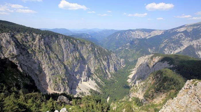 Туристы погибли при камнепаде в Австрии
