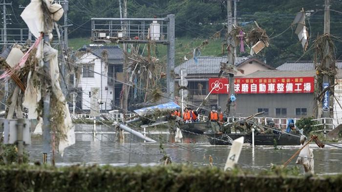 Наводнения в Японии унесли жизни 49 человек
