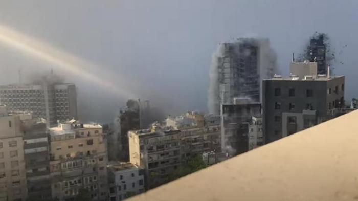 Взрыв в Бейруте сняли в высоком качестве (видео)