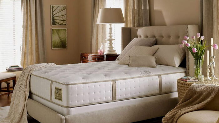 Как правильно выбрать качественный матрас на кровать?