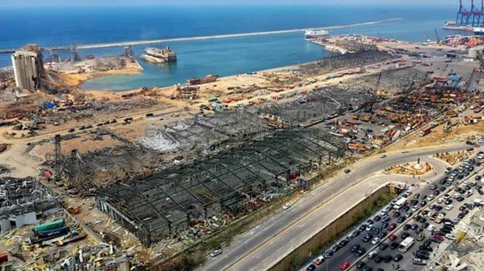 Власти Ливана знали об опасных грузах в порту Бейрута - СМИ