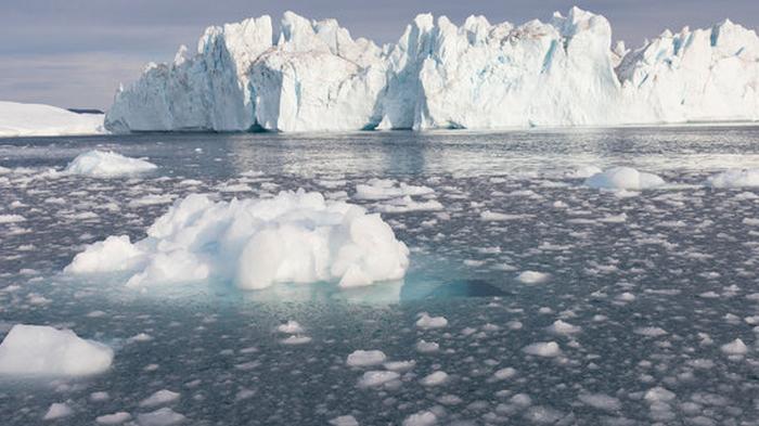 В Гренландии за год растаяло рекордное количество льда: какими могут быть последствия