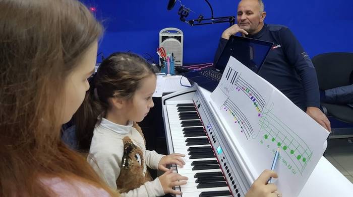 Уроки вокала в Днепре от YAproject для всех возрастов