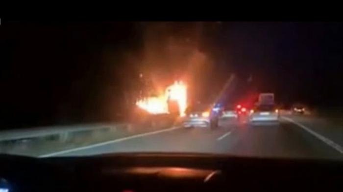 В Болгарии загорелся автобус с туристами (видео)