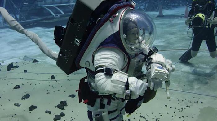 Астронавты NASA провели тренировки в воде (видео)