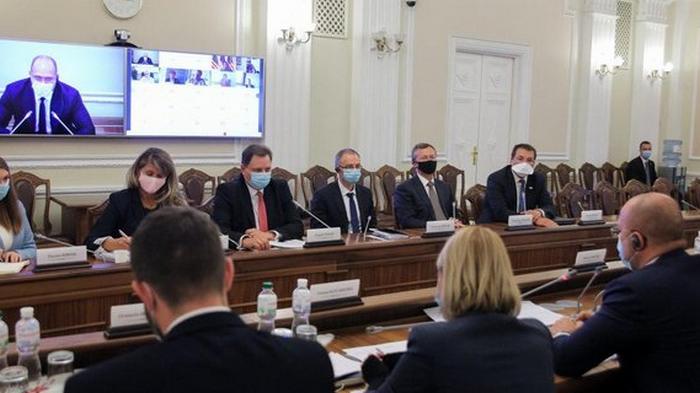 Премьер Шмыгаль анонсировал создание фондового рынка в Украине