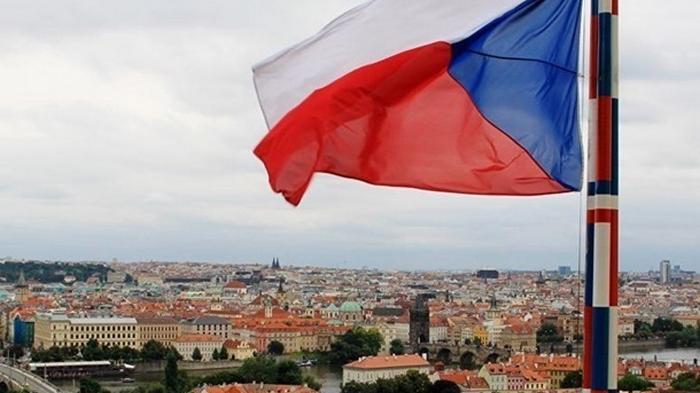 Чехия и Словакия возвращают чрезвычайный режим из-за COVID-19