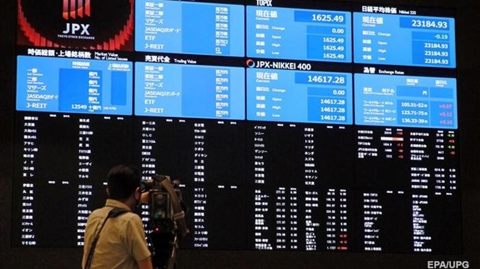 Токийская биржа возобновила работу
