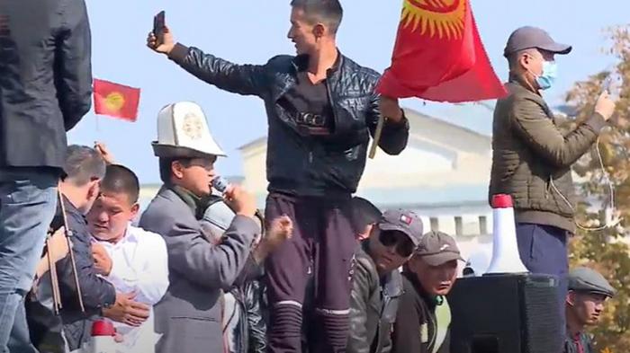 В столице Кыргызстана начались массовые протесты