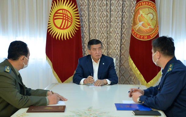 В столице Кыргызстана повторно ввели режим ЧП