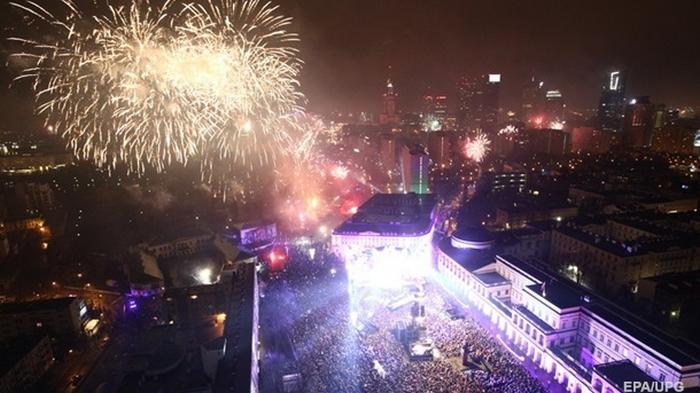 Власти Варшавы отказались от празднования Нового года из-за COVID-19 - СМИ