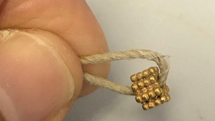 9-летний ребенок нашел в Иерусалиме 3000-летнее золотое украшение: фото