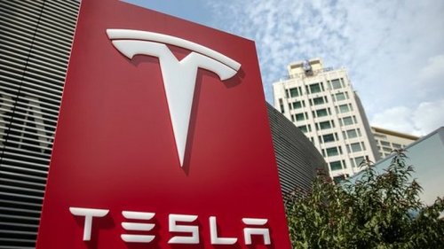 Не поспевают за Маском: поставщик батарей для Tesla вынужден удвоить производство