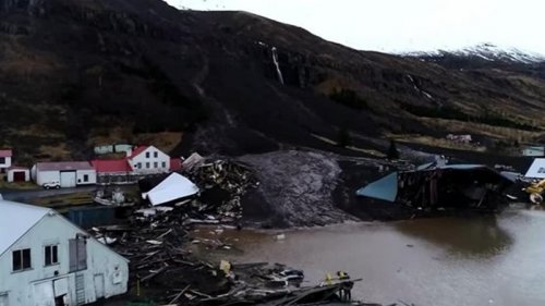 В Исландии из-за оползней эвакуировали город (видео)