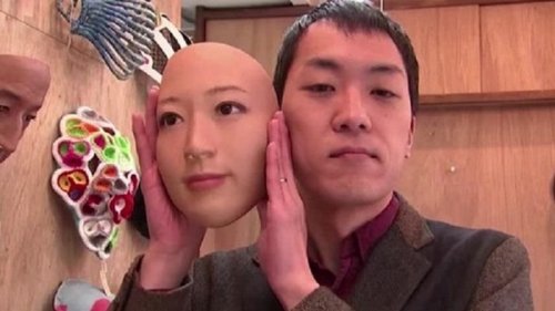 В Японии создали гиперреалистичные маски (видео)