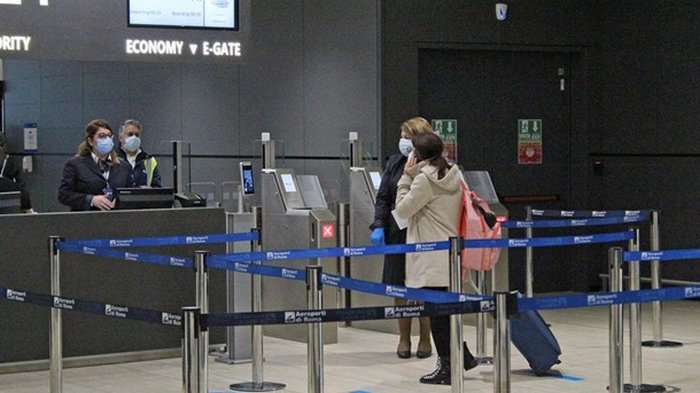Украина не будет прекращать авиасообщение на праздники – Кулеба