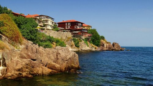 Комментарии клиентов интернешнл холдингс о недвижимости в Болгарии