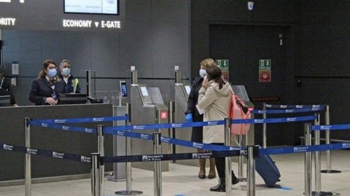 Украина не будет прекращать авиасообщение на праздники – Кулеба