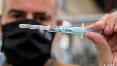 Посол США в РФ отказался привиться вакциной Спутник V