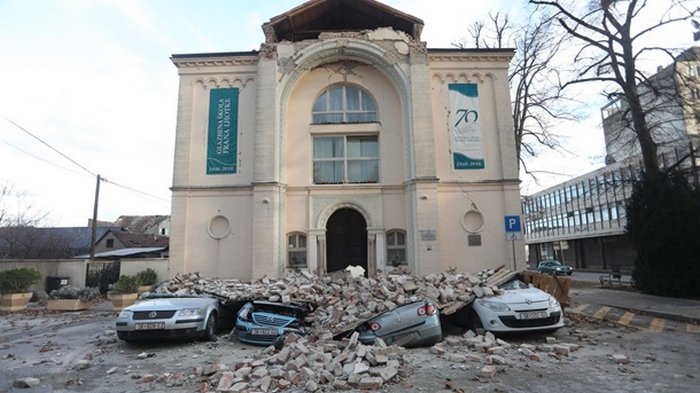 Три новых толчка: Хорватию третьи сутки подряд сотрясают землетрясения