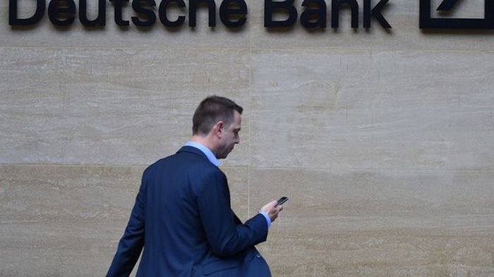 Украина в последние дни 2020 года успела взять $340 млн у Deutsche Bank
