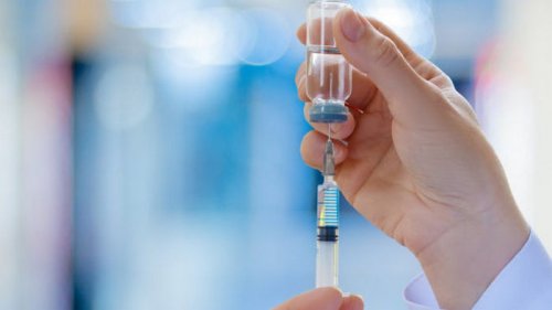 Сокращать дозы вакцины от COVID-19 вдвое преждевременно и опасно – агентство МОЗ США