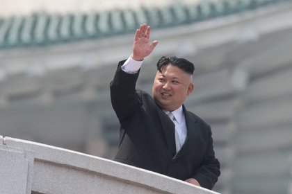 Лидер Южной Кореи обменял мандарины на грибы Ким Чен Ына