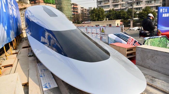 В Китае испытали поезд на магнитной подушке (видео)
