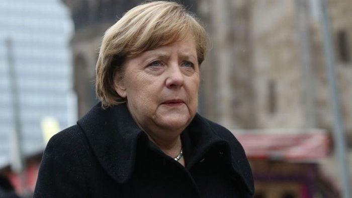 Меркель рассматривает полный локдаун с остановкой транспорта - СМИ