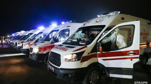 Азербайджан продлил карантин и начинает вакцинацию