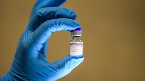 Во Франции заявили о новых побочных эффектах от вакцины