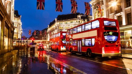 Коронавирус. Знаменитые лондонские автобусы переоборудуют в кареты скорой помощи
