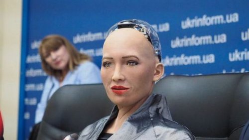 Робота Софию хотят использовать для борьбы с пандемией