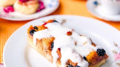 Пирог с яблоками и изюмом